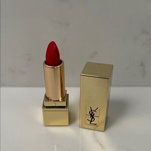 Yves Saint Laurent Luxurious Lipstick - Vibrant Red